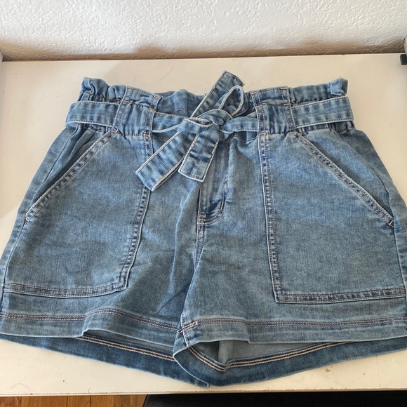 Shorts - Picture 1 of 3